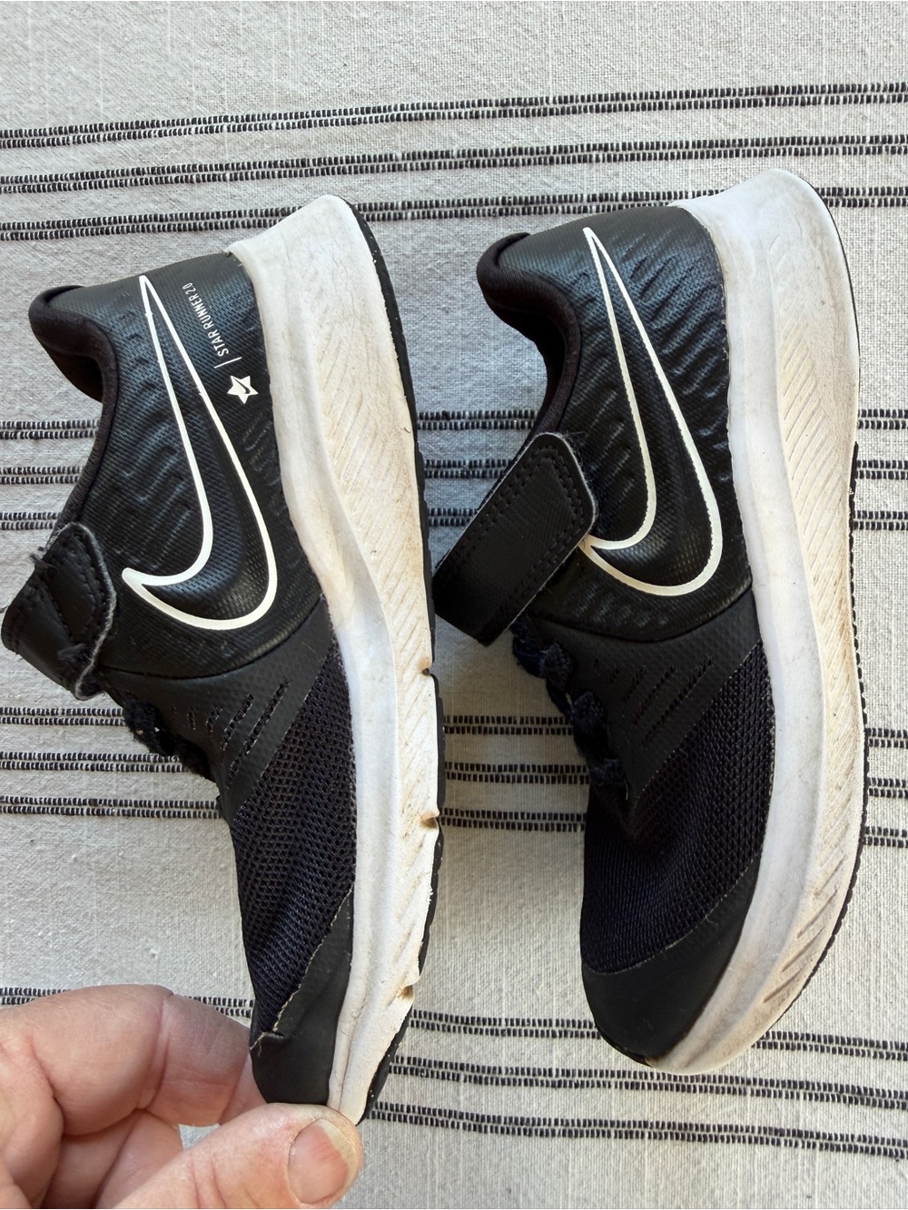 Nike Kids Black and White Sneakers with Easy Hook-and-Loop Strap 10.5 kids